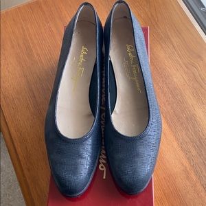 Salvatore Ferragamo Boutique black flat shoes
